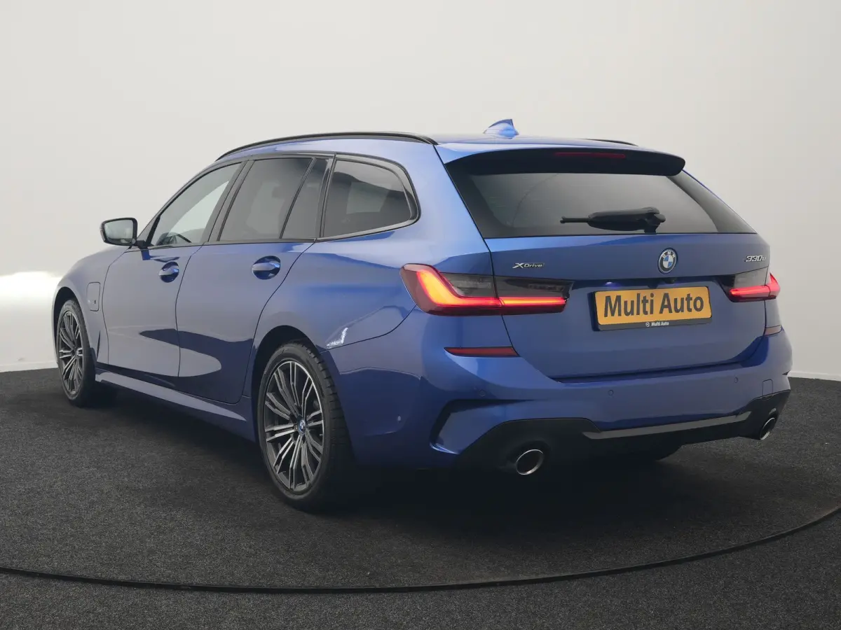 330e xDrive M Sport PHEV 293pk Dealer O.H | Panodak | Head Up | Camera | Laser LED | Lederen Sportstoelen Memory & Verwarmd | Keyless | Cruise Control | BLIS | Apple Carplay | Virtual | Navi