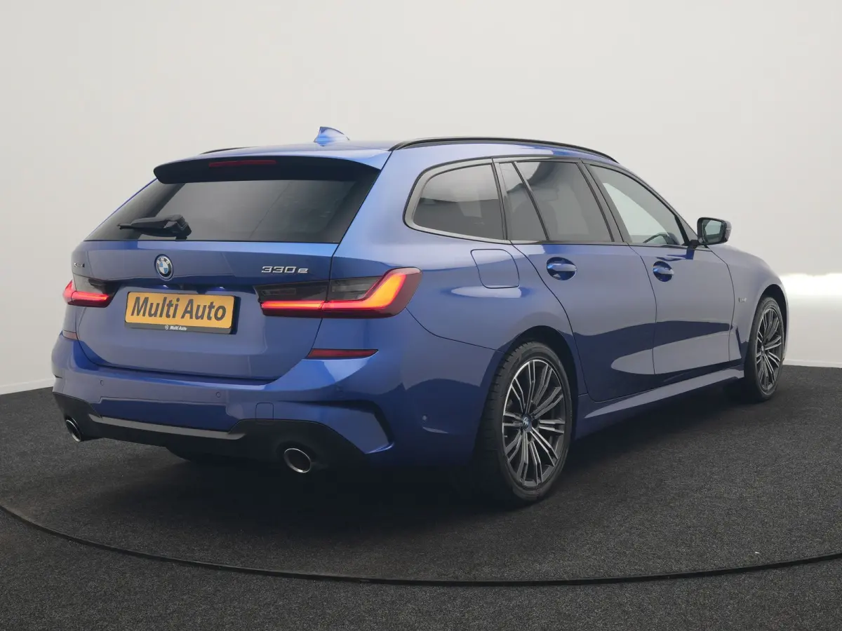 330e xDrive M Sport PHEV 293pk Dealer O.H | Panodak | Head Up | Camera | Laser LED | Lederen Sportstoelen Memory & Verwarmd | Keyless | Cruise Control | BLIS | Apple Carplay | Virtual | Navi