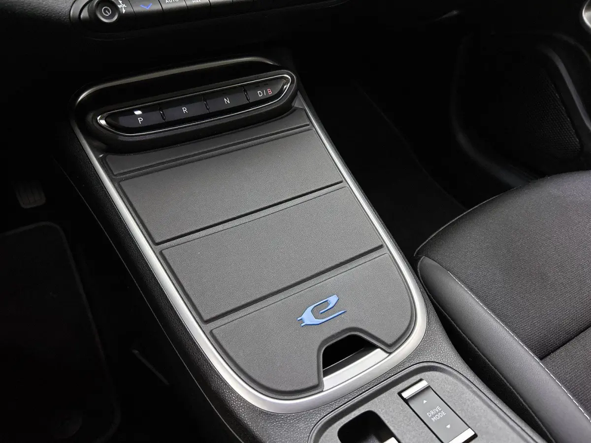 1st Edition 54 kWh | Automaat | LMV | Navigatie | Climate Control | Camera | Adaptive Cruise Control | Elektrische Achterklep | Stoel verwarming  | Apple carplay