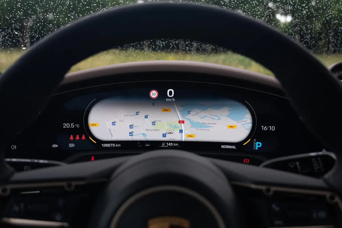 4S Performance Plus 84 kWh|Krijt|Keramisch|€ 181.000 Np|1Eig|Org NL NAP|SportDesign|Achterasbesturing|Olea|SportChrono|Carbon|Warmtepomp|BOSE|Dealer Onderhouden