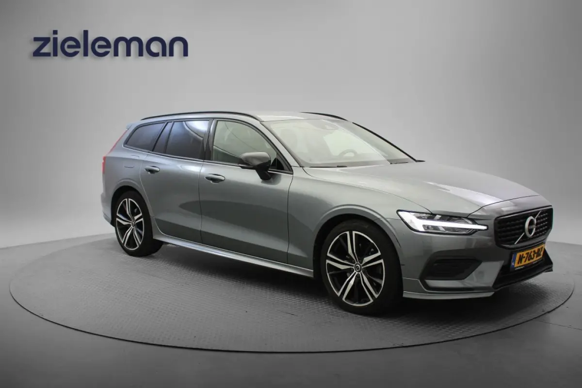 2.0 B3 Momentum Advantage Automaat - Carplay, Camera, Stoelverw.