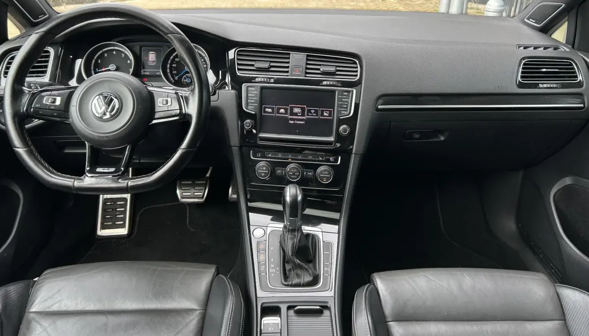 2.0 TSI R 4Motion 300PK | BOMVOL | LIEFHEBBERS AUTO! | PANO | Nieuwe APK | Nieuwe Kettingen | Recent Groot Onderhoud Uitgevoerd door een TSI Specialist | 4 Nieuwe Conti Sport Contact 7 Bande