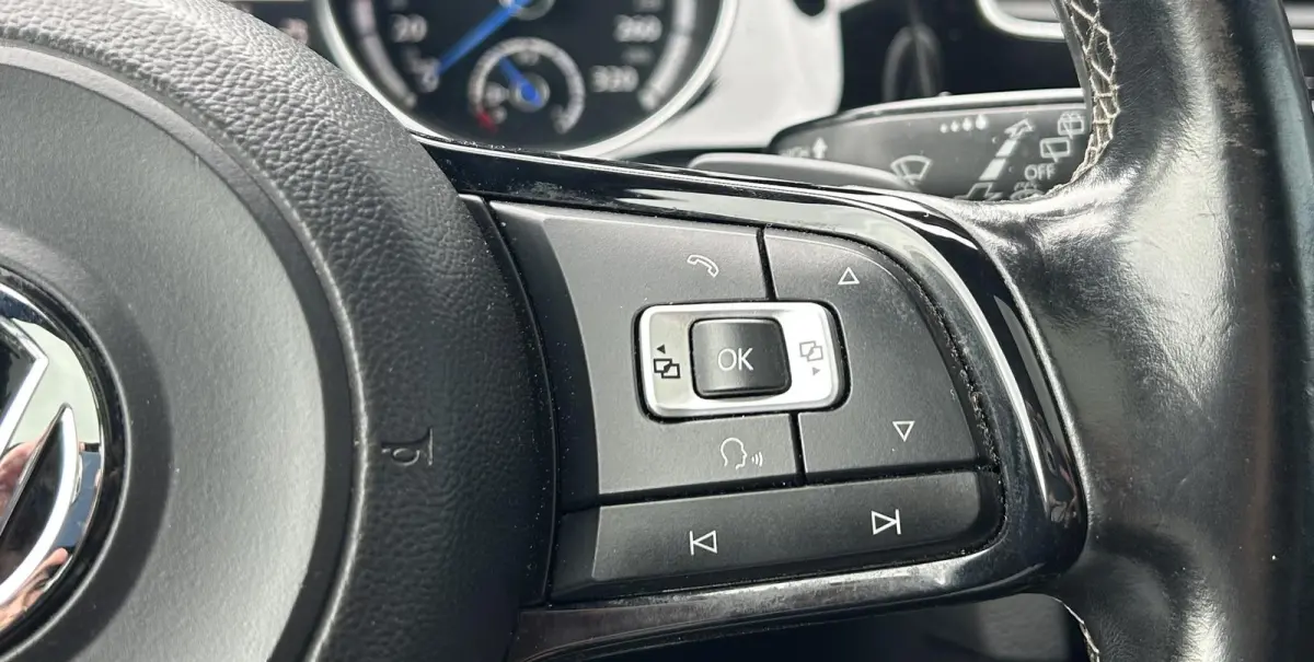 2.0 TSI R 4Motion 300PK | BOMVOL | LIEFHEBBERS AUTO! | PANO | Nieuwe APK | Nieuwe Kettingen | Recent Groot Onderhoud Uitgevoerd door een TSI Specialist | 4 Nieuwe Conti Sport Contact 7 Bande