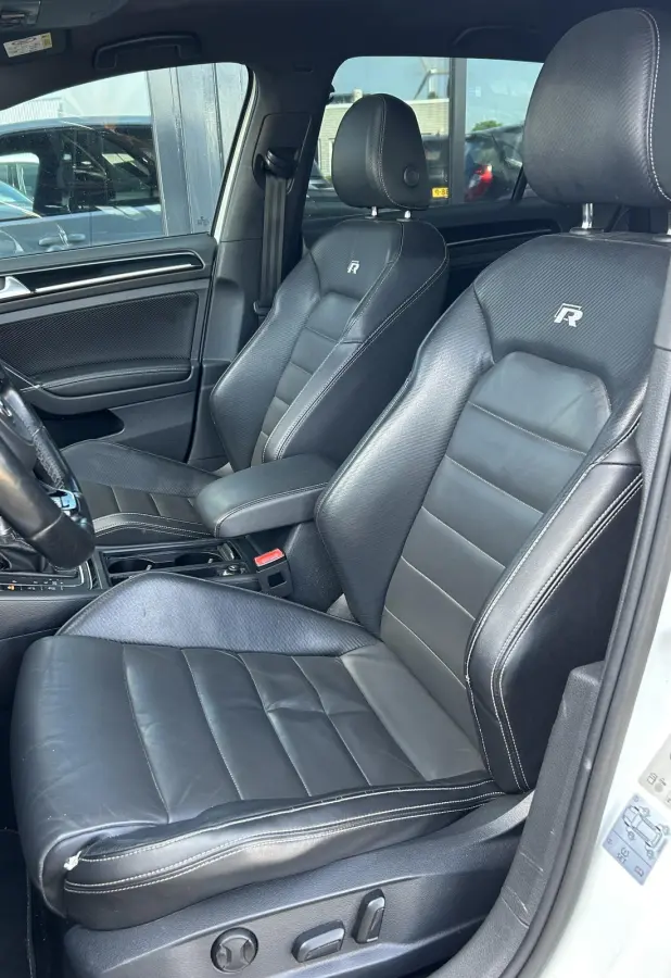 2.0 TSI R 4Motion 300PK | BOMVOL | LIEFHEBBERS AUTO! | PANO | Nieuwe APK | Nieuwe Kettingen | Recent Groot Onderhoud Uitgevoerd door een TSI Specialist | 4 Nieuwe Conti Sport Contact 7 Bande
