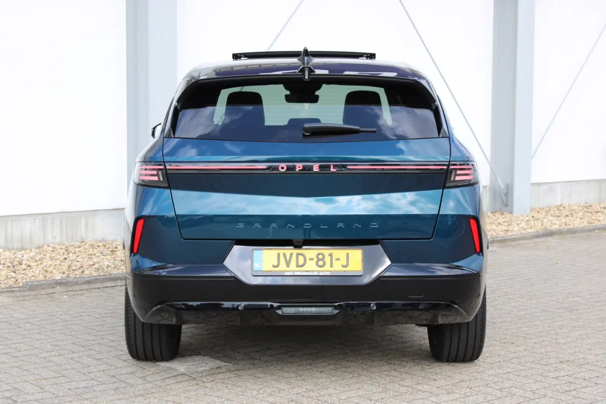 1.6 Turbo Plug-in-Hybrid Ultimate / Navigatie / 360 Camera / LEDER / Panoramadak / Parkeersensoren / Keyless / Stuur -en Stoelverwarmd / 20" LMV