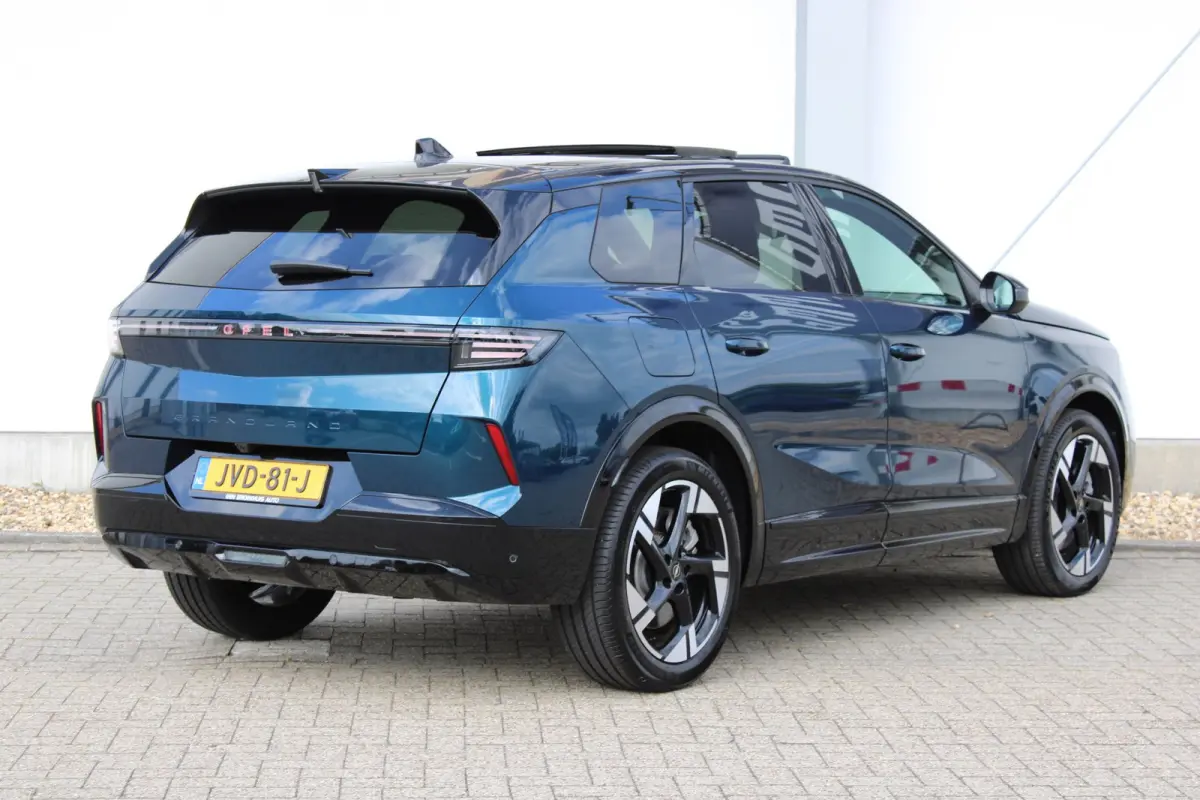 1.6 Turbo Plug-in-Hybrid Ultimate / Navigatie / 360 Camera / LEDER / Panoramadak / Parkeersensoren / Keyless / Stuur -en Stoelverwarmd / 20" LMV