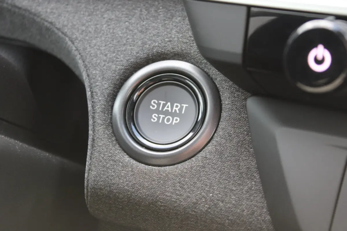 1.6 Turbo Plug-in-Hybrid Ultimate / Navigatie / 360 Camera / LEDER / Panoramadak / Parkeersensoren / Keyless / Stuur -en Stoelverwarmd / 20" LMV