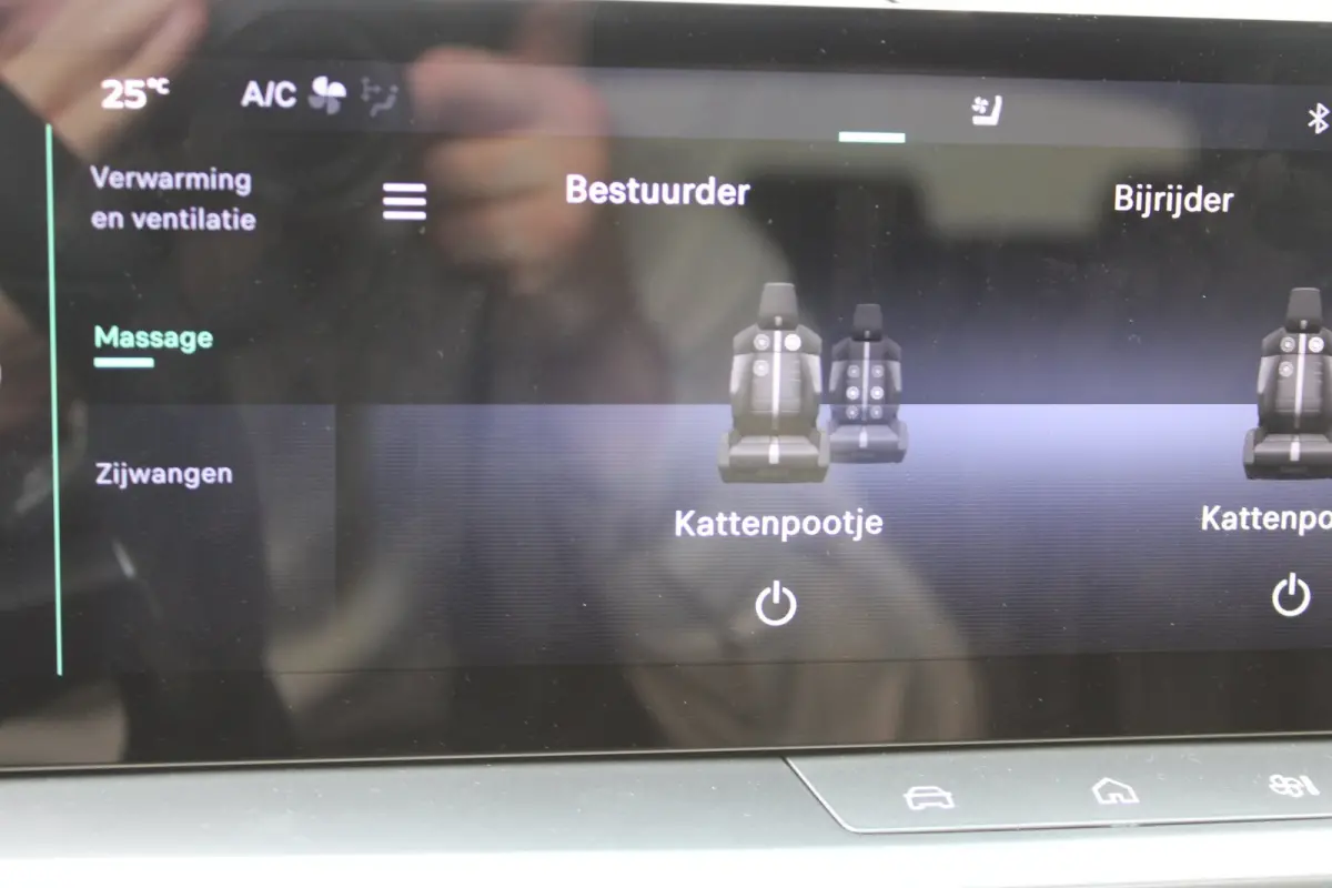 1.6 Turbo Plug-in-Hybrid Ultimate / Navigatie / 360 Camera / LEDER / Panoramadak / Parkeersensoren / Keyless / Stuur -en Stoelverwarmd / 20" LMV