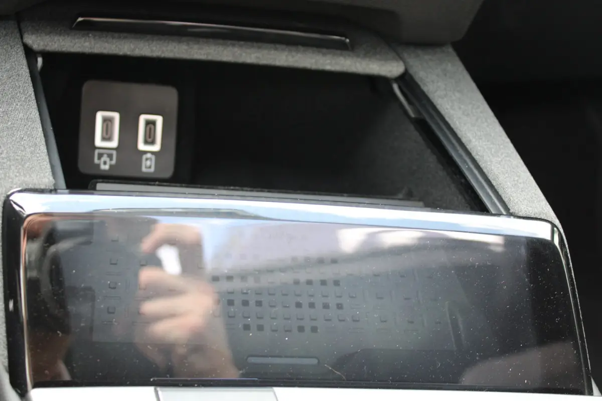 1.6 Turbo Plug-in-Hybrid Ultimate / Navigatie / 360 Camera / LEDER / Panoramadak / Parkeersensoren / Keyless / Stuur -en Stoelverwarmd / 20" LMV