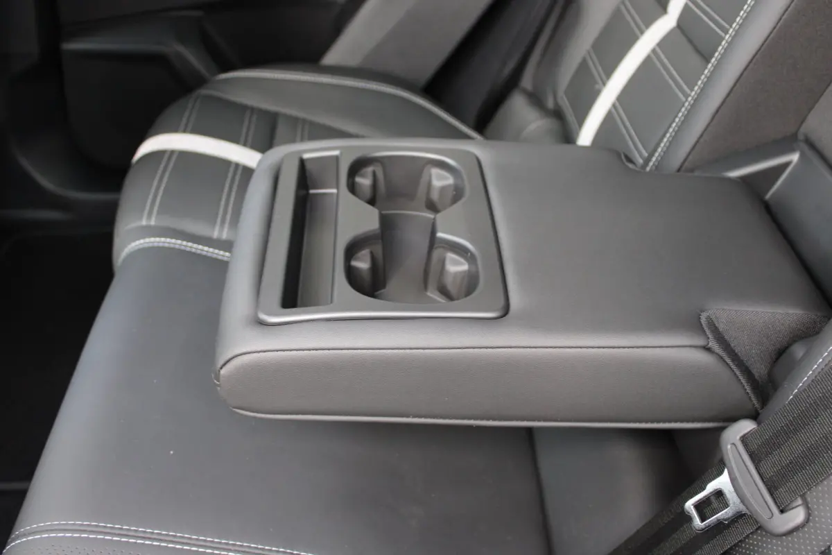 1.6 Turbo Plug-in-Hybrid Ultimate / Navigatie / 360 Camera / LEDER / Panoramadak / Parkeersensoren / Keyless / Stuur -en Stoelverwarmd / 20" LMV