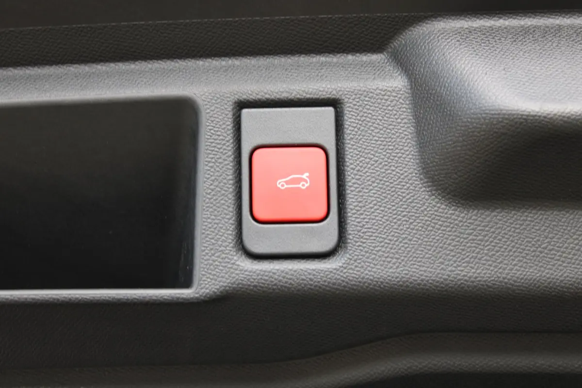 1.6 Turbo Plug-in-Hybrid Ultimate / Navigatie / 360 Camera / LEDER / Panoramadak / Parkeersensoren / Keyless / Stuur -en Stoelverwarmd / 20" LMV