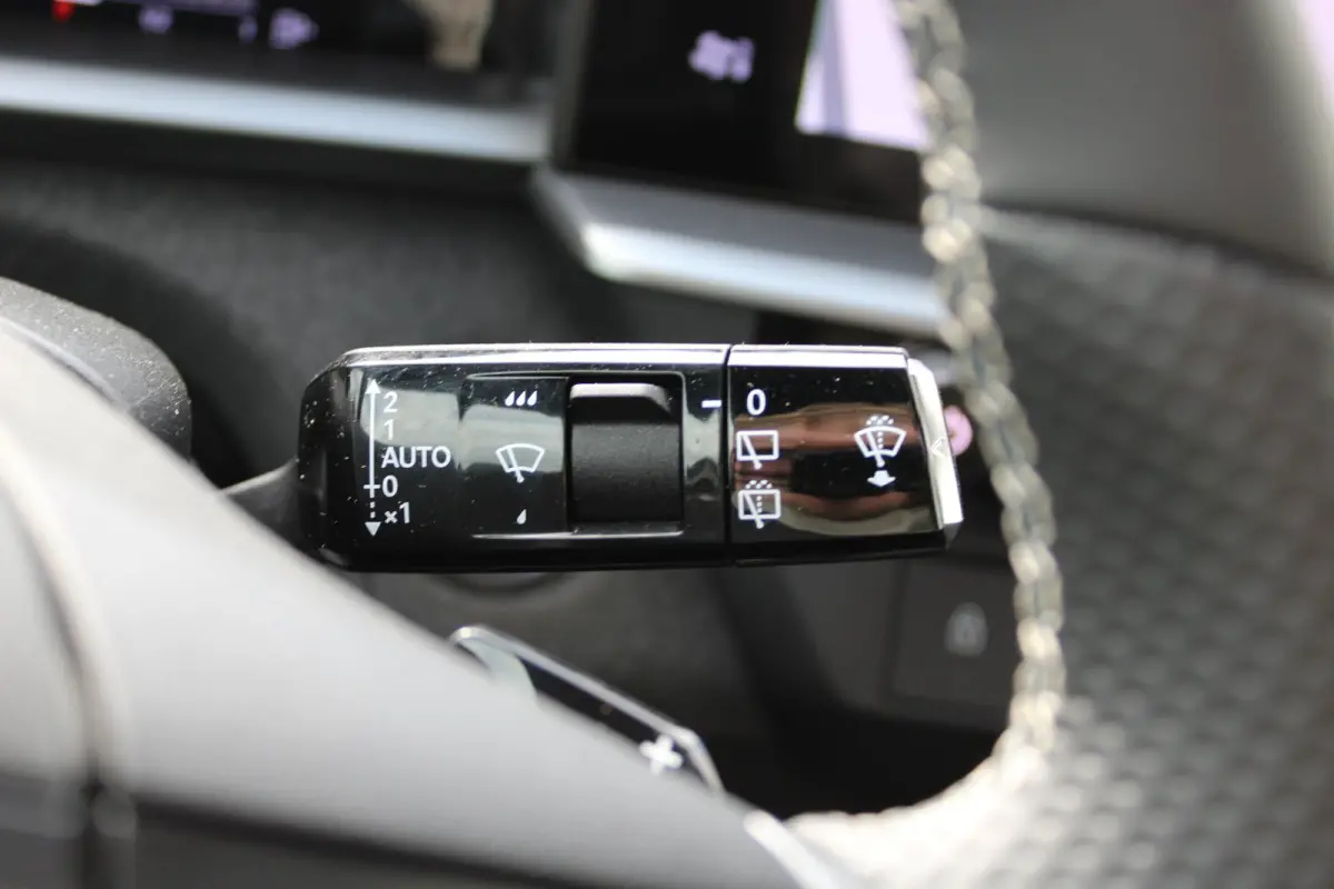 1.6 Turbo Plug-in-Hybrid Ultimate / Navigatie / 360 Camera / LEDER / Panoramadak / Parkeersensoren / Keyless / Stuur -en Stoelverwarmd / 20" LMV