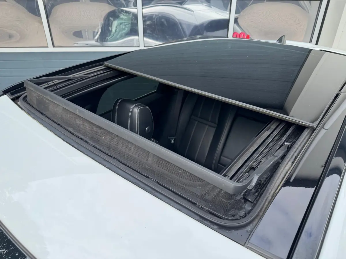 2.0 I4 AWD R-Dynamic HSE