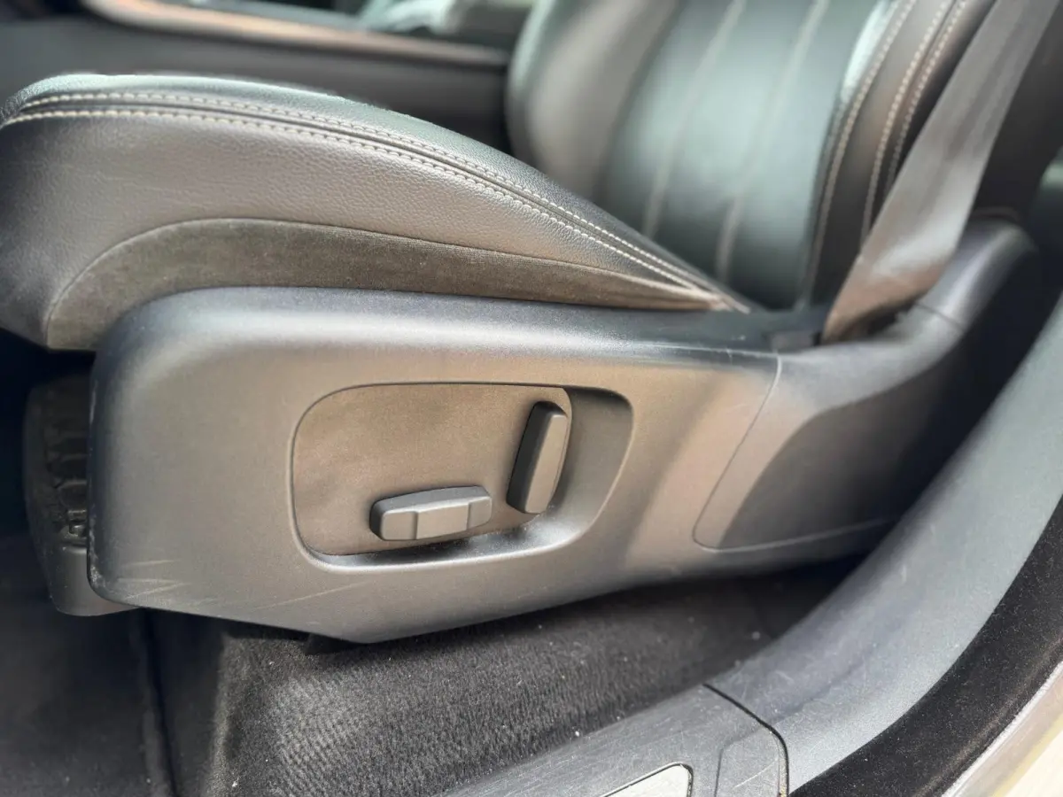 2.0 I4 AWD R-Dynamic HSE