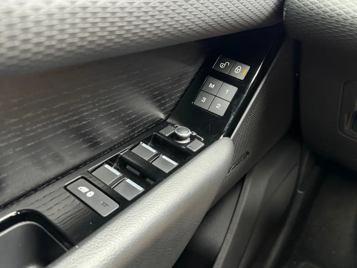 2.0 I4 AWD R-Dynamic HSE