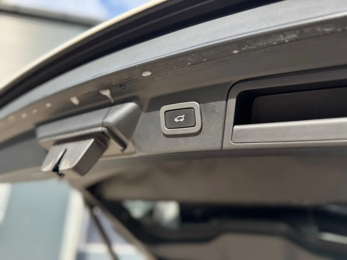 2.0 I4 AWD R-Dynamic HSE