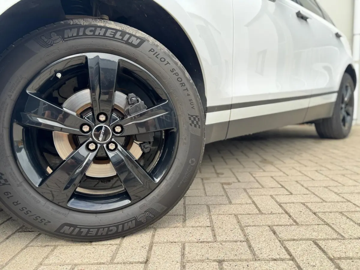 2.0 I4 AWD R-Dynamic HSE