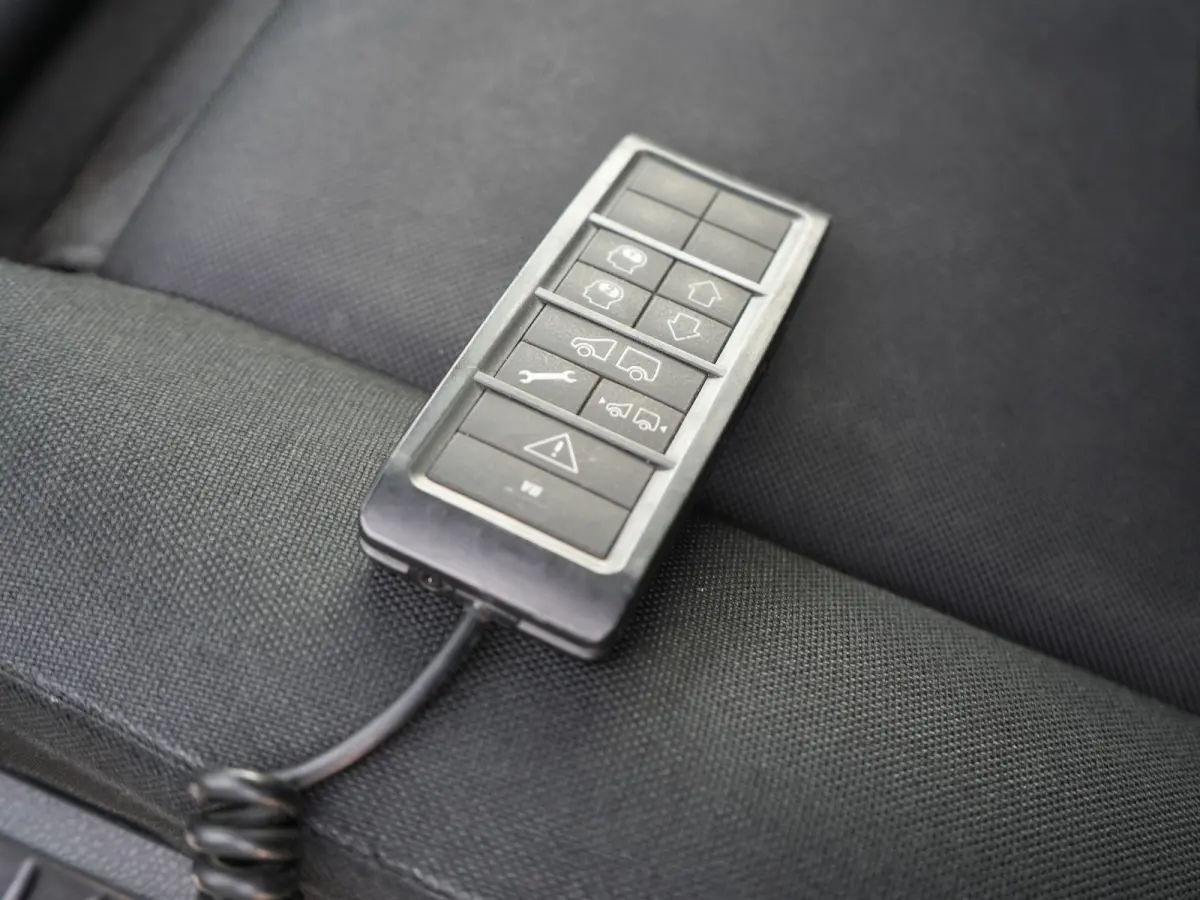 Oprijwagen 516 2.2 CDI L3 EURO VI-D TIJHOF opbouw | Luchtvering | Apple Carplay | Tachograaf | Trekhaak | Ingebouwde Startkabels | Navigatie | DAB |