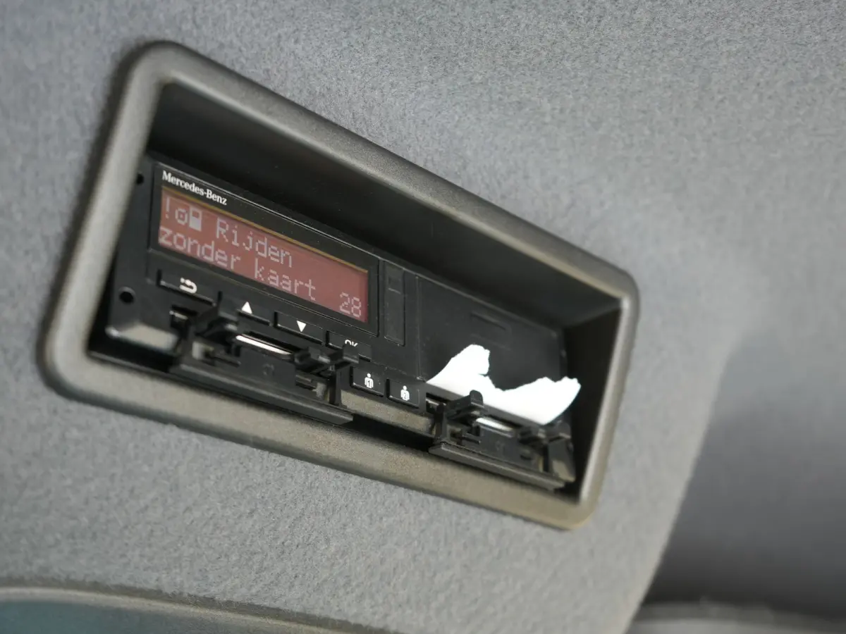Oprijwagen 516 2.2 CDI L3 EURO VI-D TIJHOF opbouw | Luchtvering | Apple Carplay | Tachograaf | Trekhaak | Ingebouwde Startkabels | Navigatie | DAB |