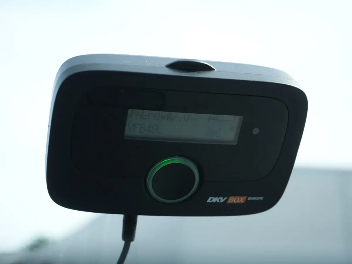 Oprijwagen 516 2.2 CDI L3 EURO VI-D TIJHOF opbouw | Luchtvering | Apple Carplay | Tachograaf | Trekhaak | Ingebouwde Startkabels | Navigatie | DAB |