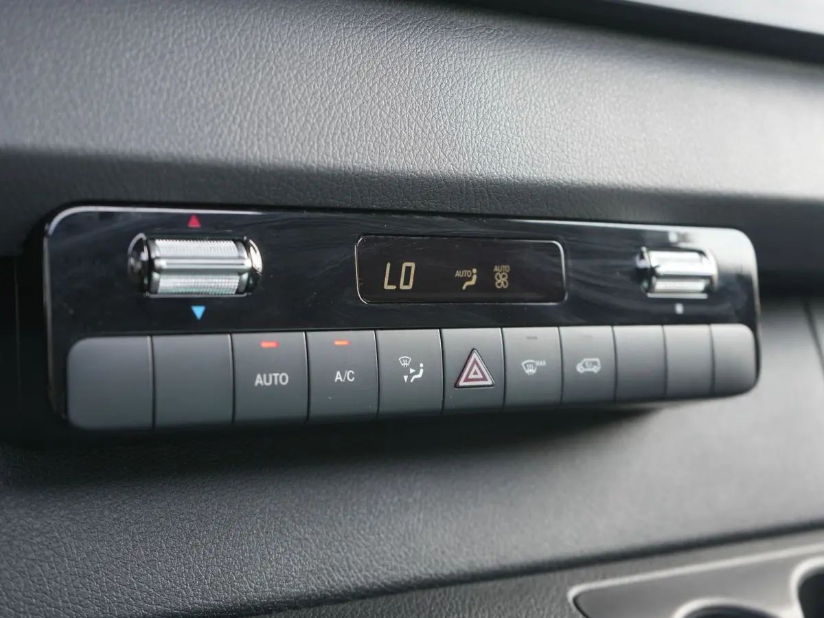 Oprijwagen 516 2.2 CDI L3 EURO VI-D TIJHOF opbouw | Luchtvering | Apple Carplay | Tachograaf | Trekhaak | Ingebouwde Startkabels | Navigatie | DAB |