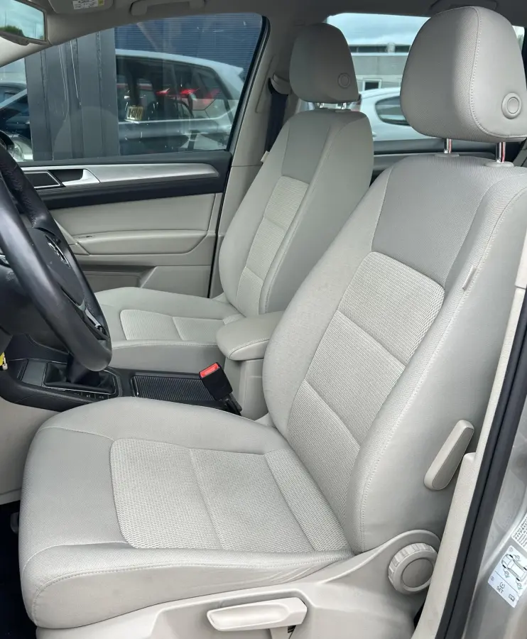 1.4 TSI Business Edition 150PK | UNIEK! | DEALERONDERHOUDEN! | Achteruitrijcamera | Navigatie | Parkeersensoren Voor en Achter | Climate Control | Cruise Control | 2 Sleutels | Lichtmetalen 