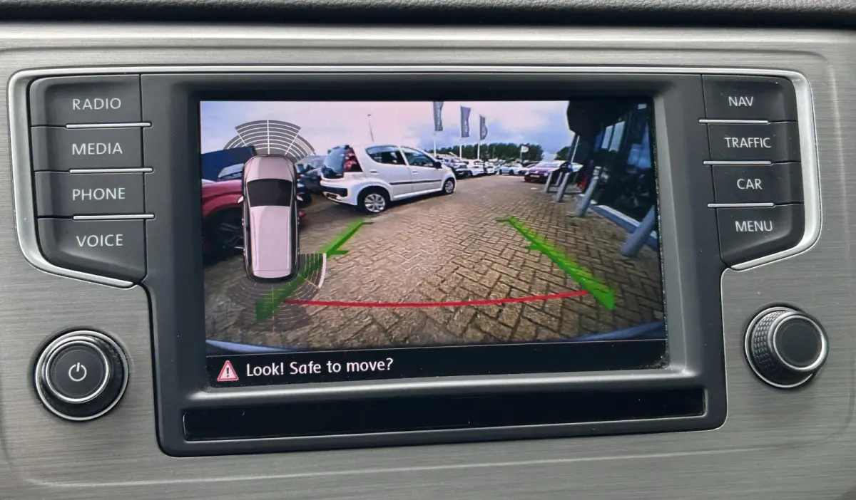 1.4 TSI Business Edition 150PK | UNIEK! | DEALERONDERHOUDEN! | Achteruitrijcamera | Navigatie | Parkeersensoren Voor en Achter | Climate Control | Cruise Control | 2 Sleutels | Lichtmetalen 
