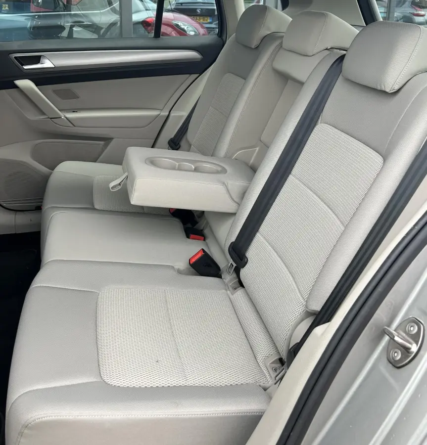1.4 TSI Business Edition 150PK | UNIEK! | DEALERONDERHOUDEN! | Achteruitrijcamera | Navigatie | Parkeersensoren Voor en Achter | Climate Control | Cruise Control | 2 Sleutels | Lichtmetalen 