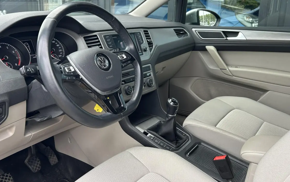 1.4 TSI Business Edition 150PK | UNIEK! | DEALERONDERHOUDEN! | Achteruitrijcamera | Navigatie | Parkeersensoren Voor en Achter | Climate Control | Cruise Control | 2 Sleutels | Lichtmetalen 
