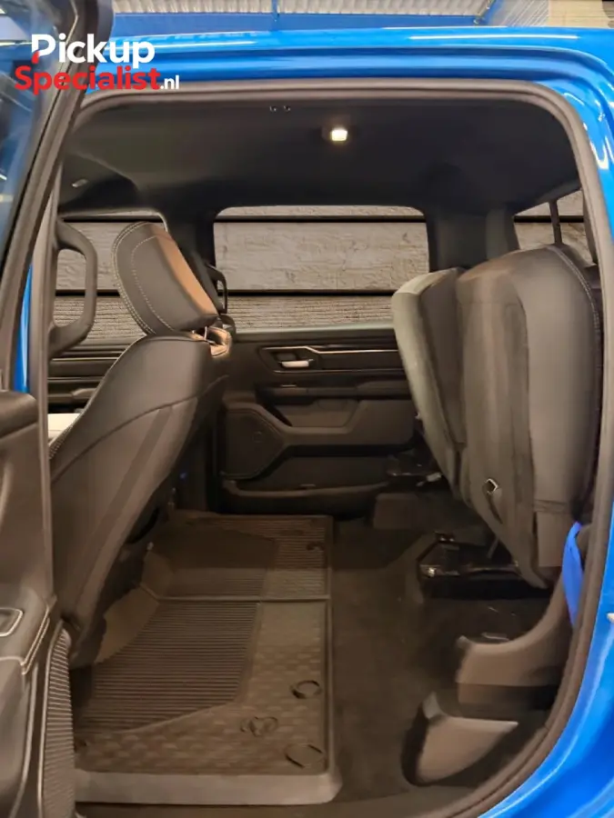 1500 5.7 V8 4x4 Crew Cab Big Horn , VERHOOGD , WIDE BODY , STUUR CARBON, OPEN UITLAAT