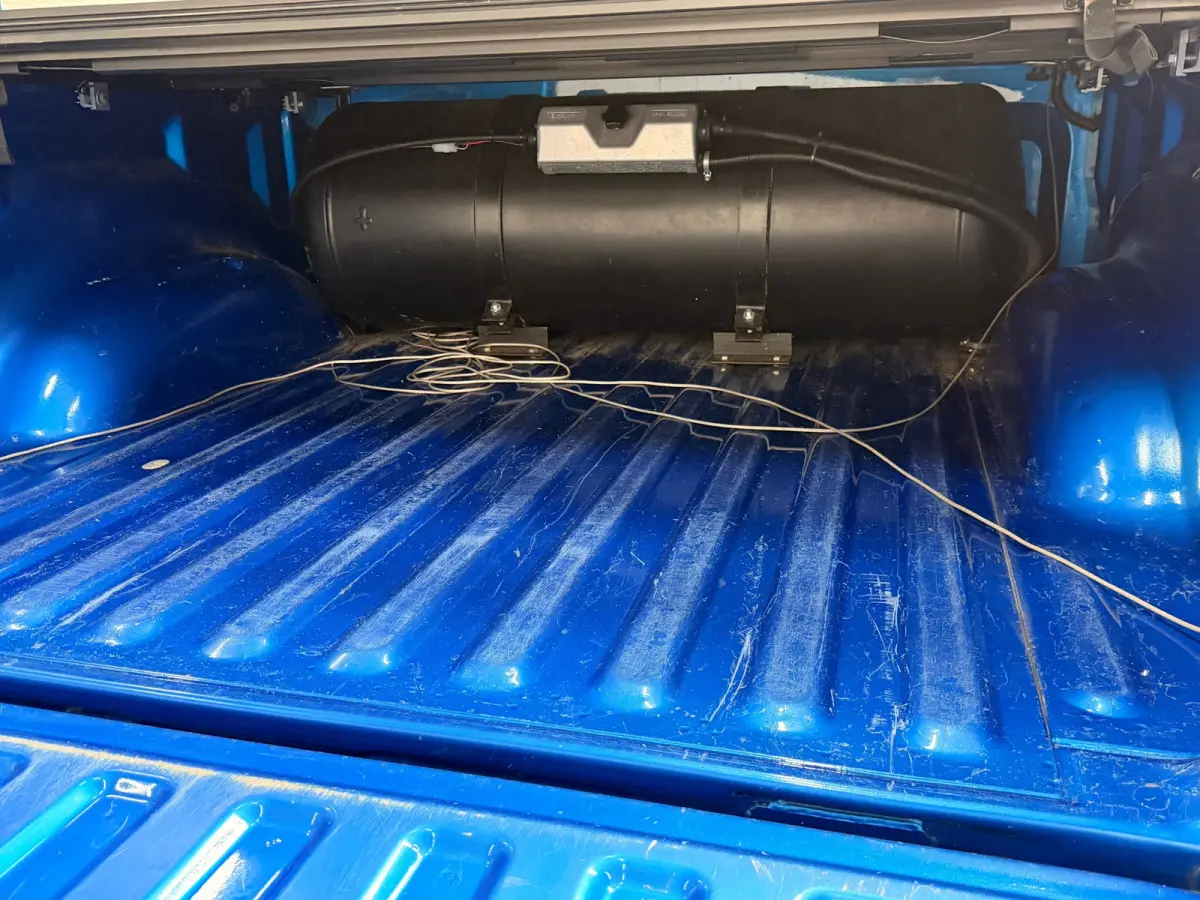 1500 5.7 V8 4x4 Crew Cab Big Horn , VERHOOGD , WIDE BODY , STUUR CARBON, OPEN UITLAAT