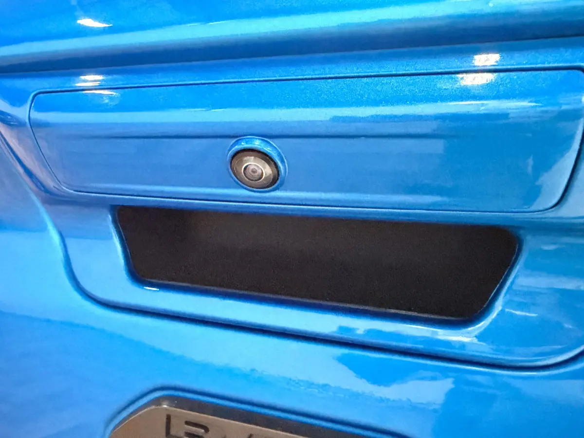 1500 5.7 V8 4x4 Crew Cab Big Horn , VERHOOGD , WIDE BODY , STUUR CARBON, OPEN UITLAAT