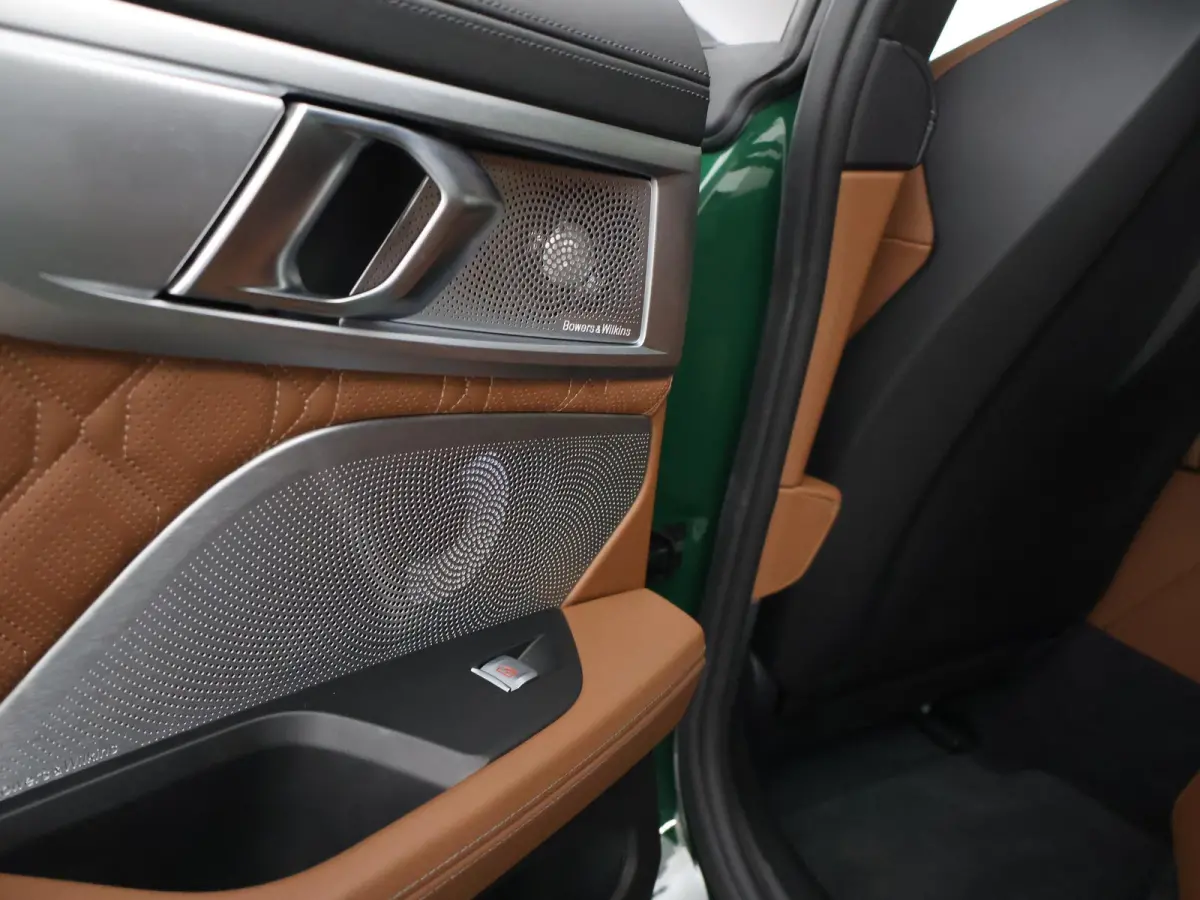 M8 COMPETITION 626 PK IRISH GREEN + BOWERS & WILKINS | KERAMISCHE REMMEN
