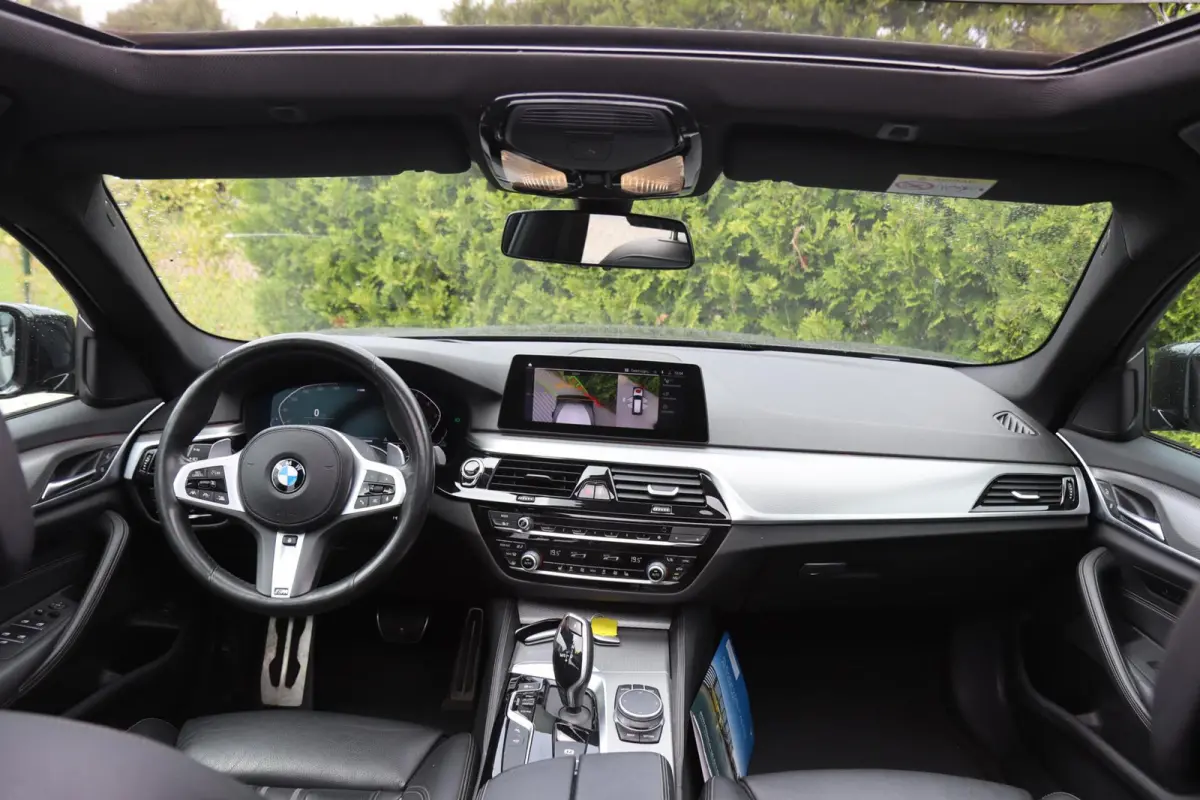 530i xDrive High Executive | PANO | HUD | ACC | 360° | ACHTERASBESTURING | DISPLAY KEY