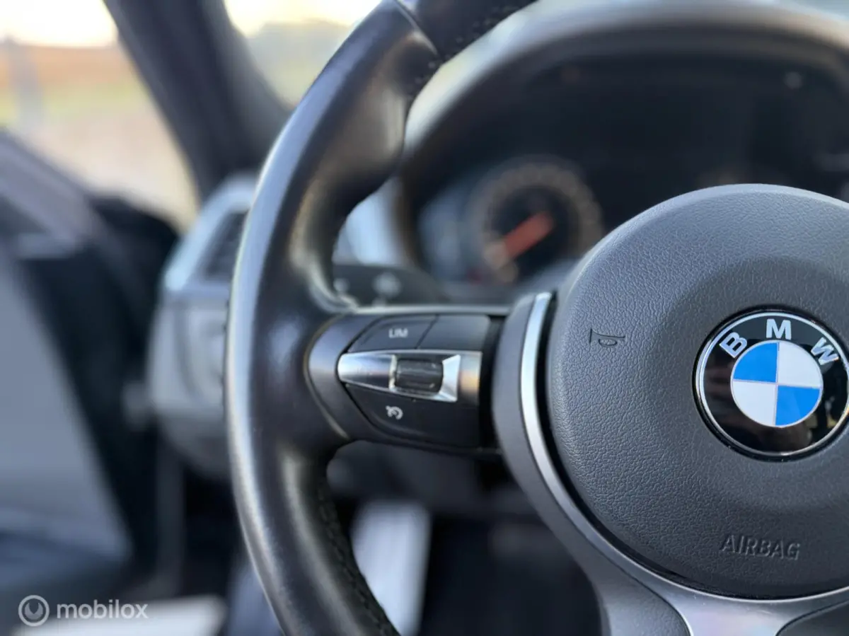 318i M Sport Edition