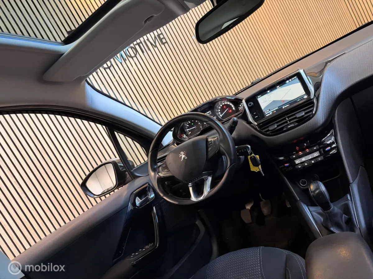 1.2 PureTech Allure PANO CARPLAY CAMERA CRUISE