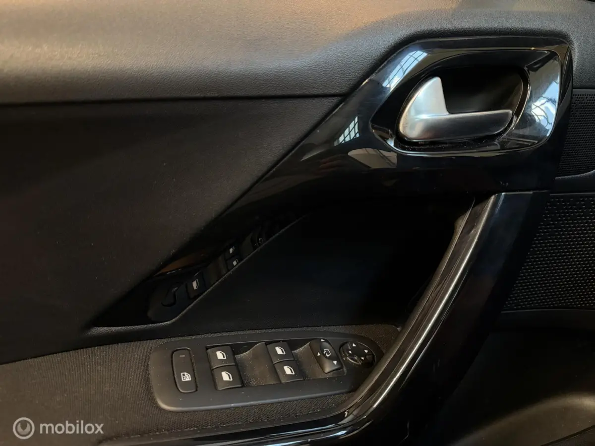 1.2 PureTech Allure PANO CARPLAY CAMERA CRUISE