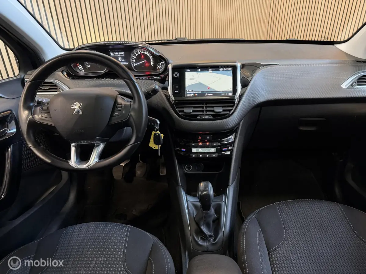 1.2 PureTech Allure PANO CARPLAY CAMERA CRUISE