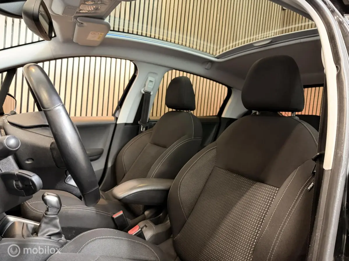 1.2 PureTech Allure PANO CARPLAY CAMERA CRUISE