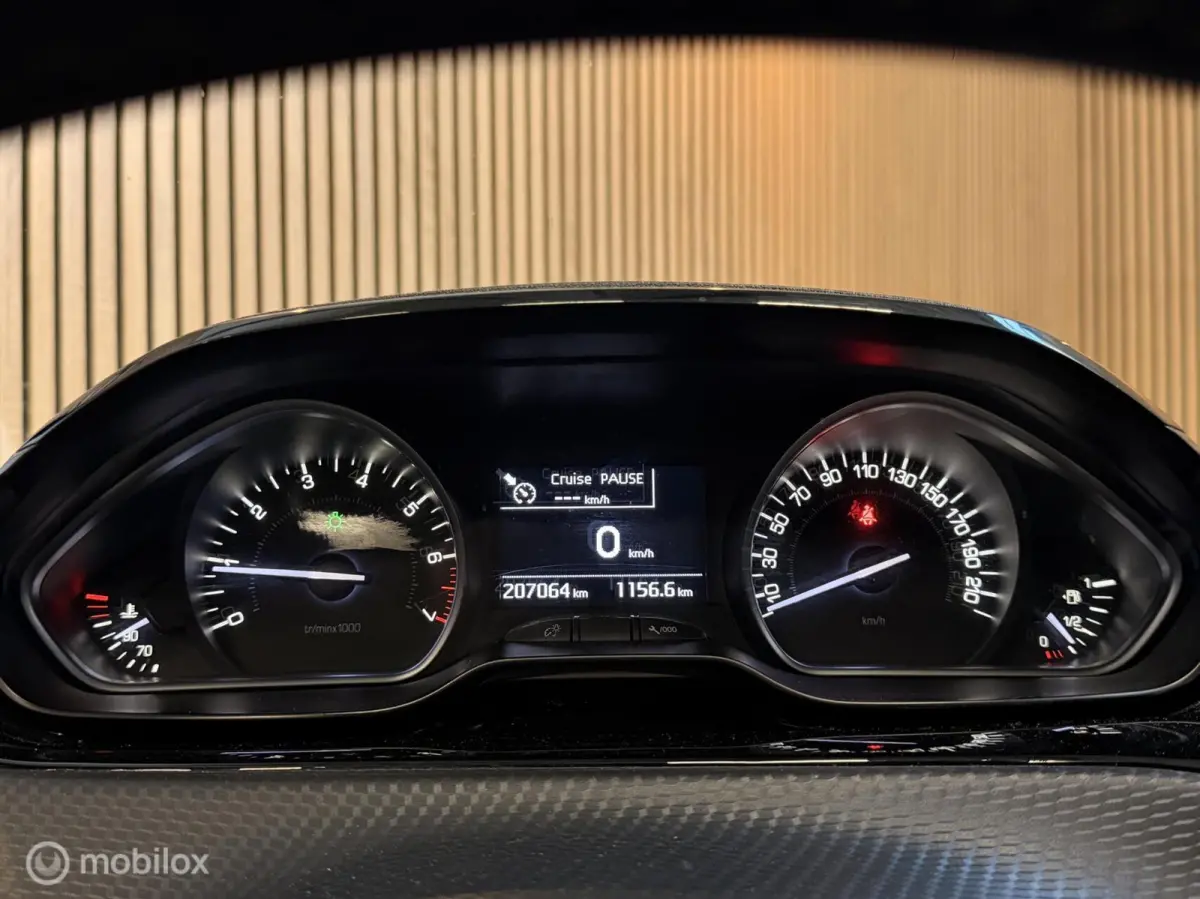 1.2 PureTech Allure PANO CARPLAY CAMERA CRUISE