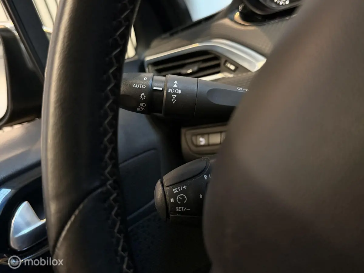 1.2 PureTech Allure PANO CARPLAY CAMERA CRUISE
