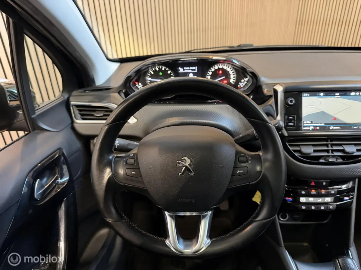 1.2 PureTech Allure PANO CARPLAY CAMERA CRUISE