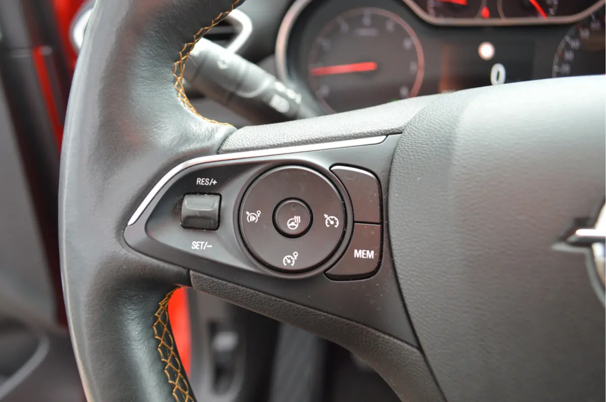 1.2 Turbo Innovation | Trekhaak | Bi-Tone | Leder | Navi