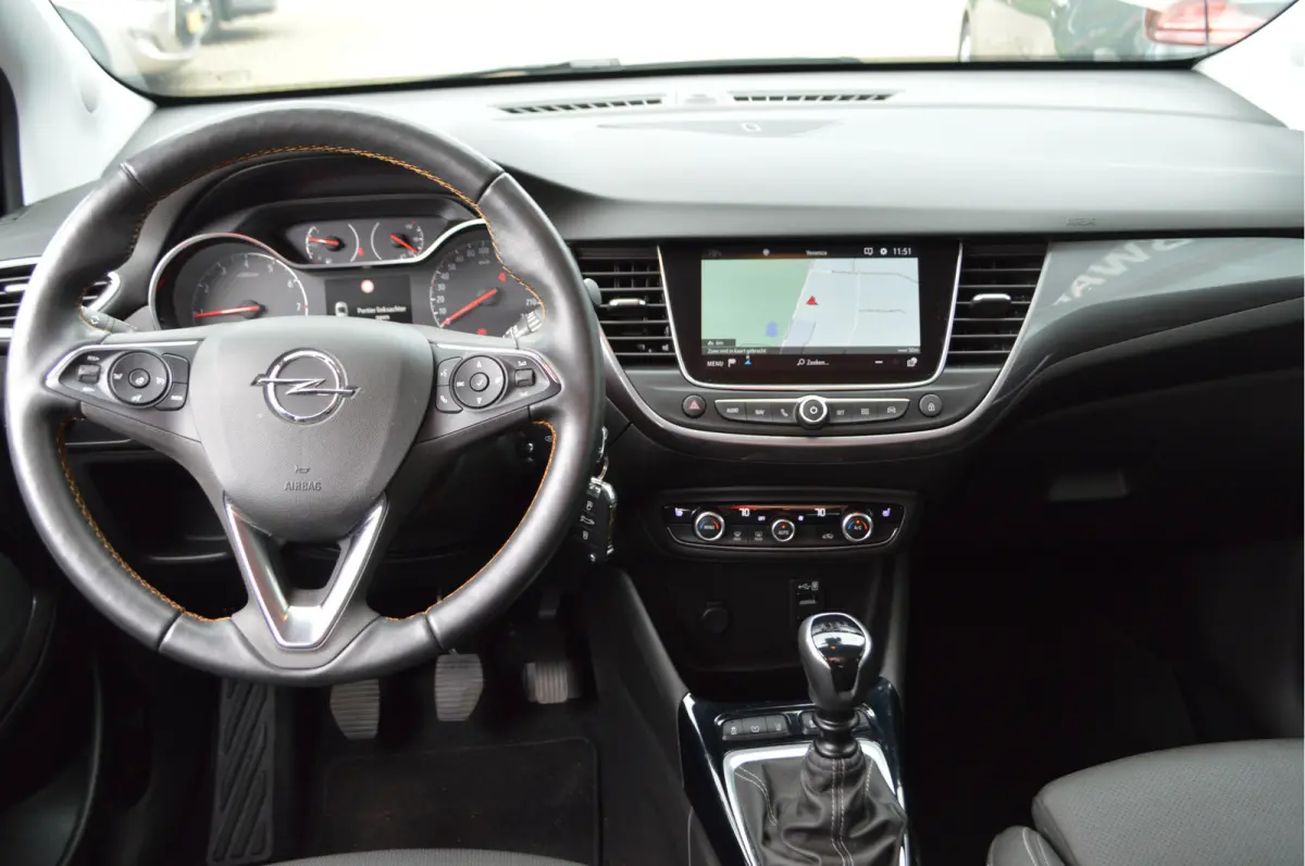 1.2 Turbo Innovation | Trekhaak | Bi-Tone | Leder | Navi