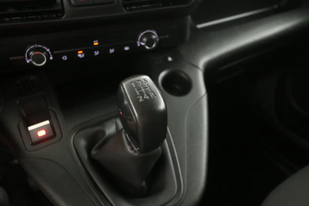 1.5 BlueHDI Premium | Marge | Airco | Cruise | Carplay | Trekhaak | Parkeersens.