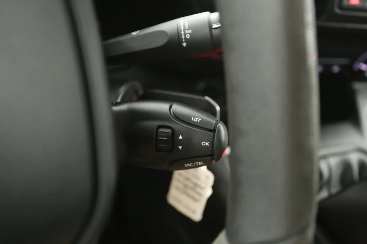1.5 BlueHDI Premium | Marge | Airco | Cruise | Carplay | Trekhaak | Parkeersens.
