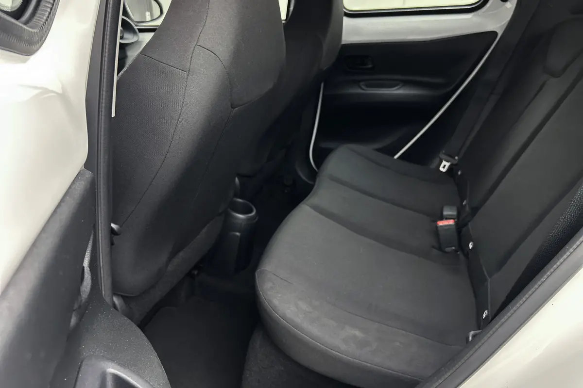 1.0 VVT-i MT | Apple Carplay | Airco | Cruise control