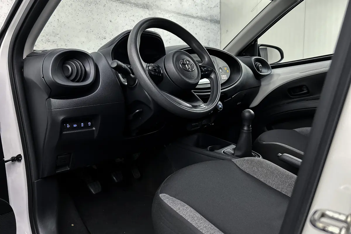 1.0 VVT-i MT | Apple Carplay | Airco | Cruise control