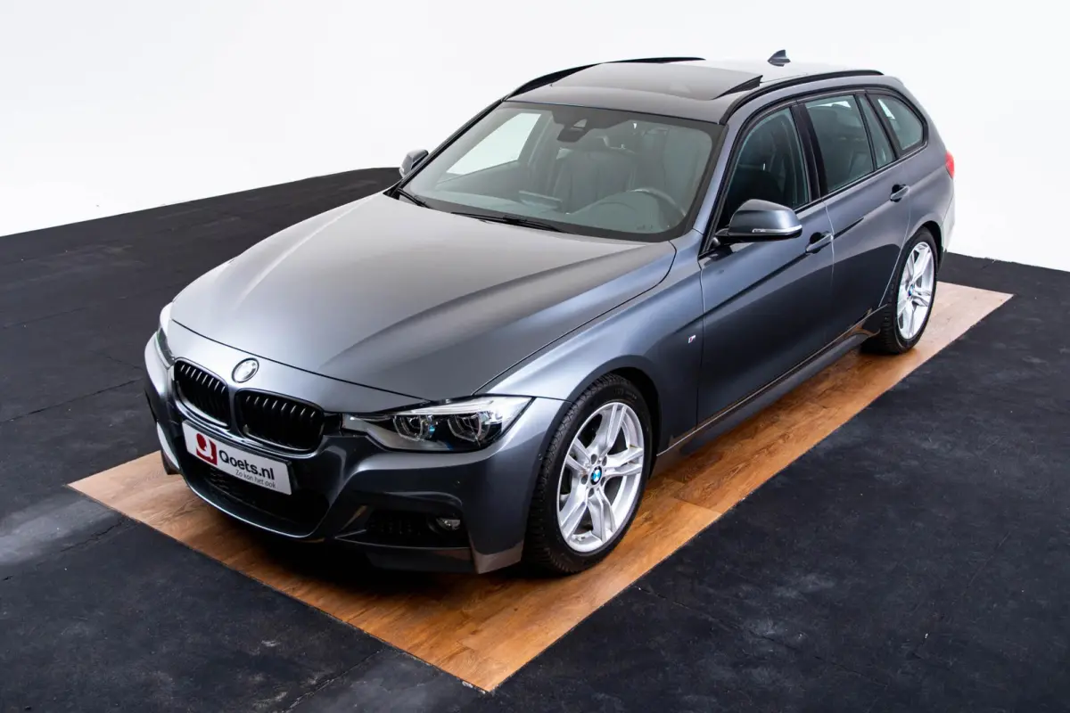 318i High Executive M-sport - Panoramadak - Leder - Camera - Navigatiesysteem Professional - HiFi System - Stoelverwarming