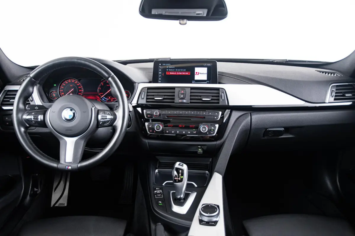318i High Executive M-sport - Panoramadak - Leder - Camera - Navigatiesysteem Professional - HiFi System - Stoelverwarming